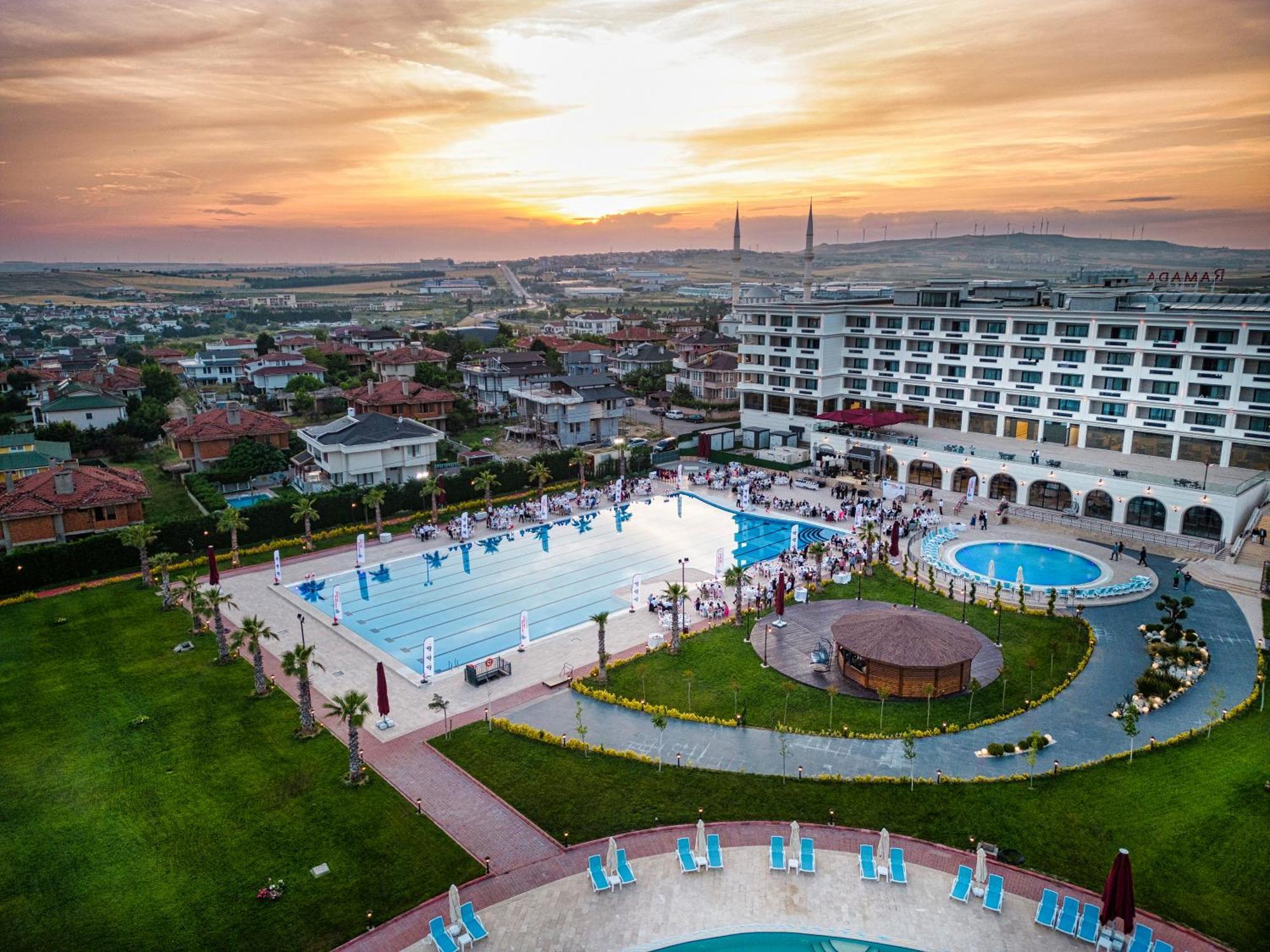 Ramada Plaza By Wyndham Silivri Otel Dış mekan fotoğraf