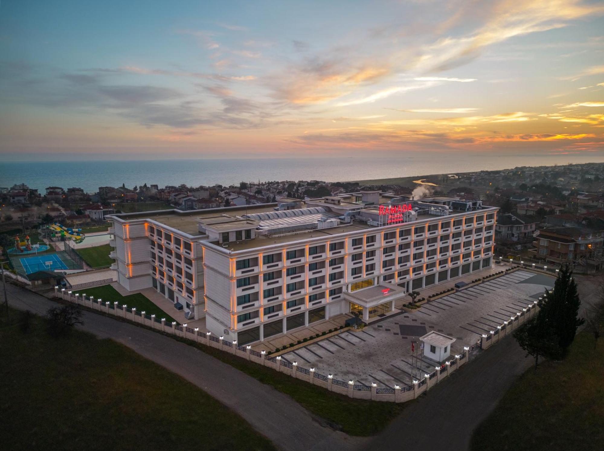 Ramada Plaza By Wyndham Silivri Otel Dış mekan fotoğraf